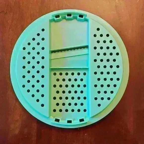 Tupperware mold 787 grater  /slicer - Picture 2 of 3